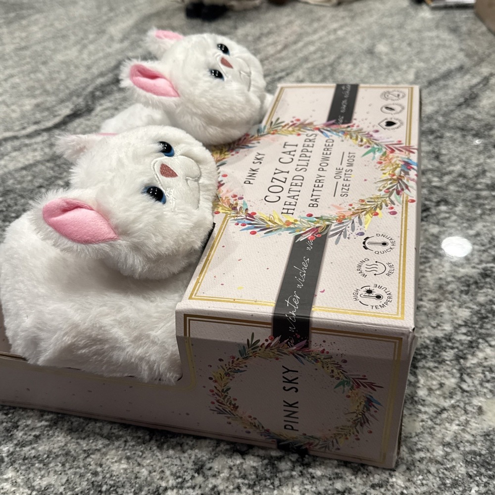 Pink Sky Cozy Cat Heated Slippers Battery Powered White New In Box - Picture 6 of 8